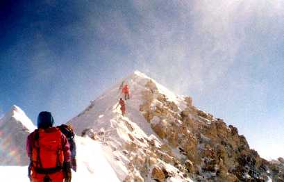 After this rocks - last steps to Makalu (the top is in the centrum)